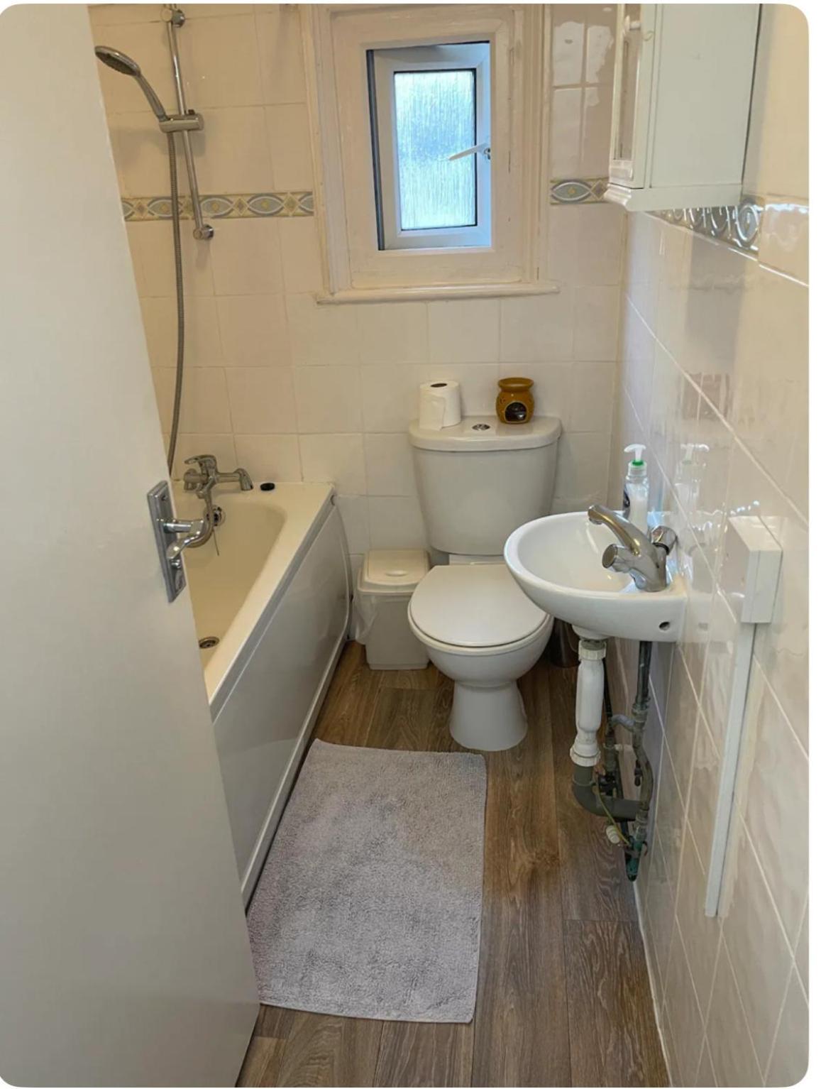Lovely Room In Tottenham 런던 외부 사진
